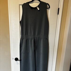 Spanx Sleeveless jumpsuit